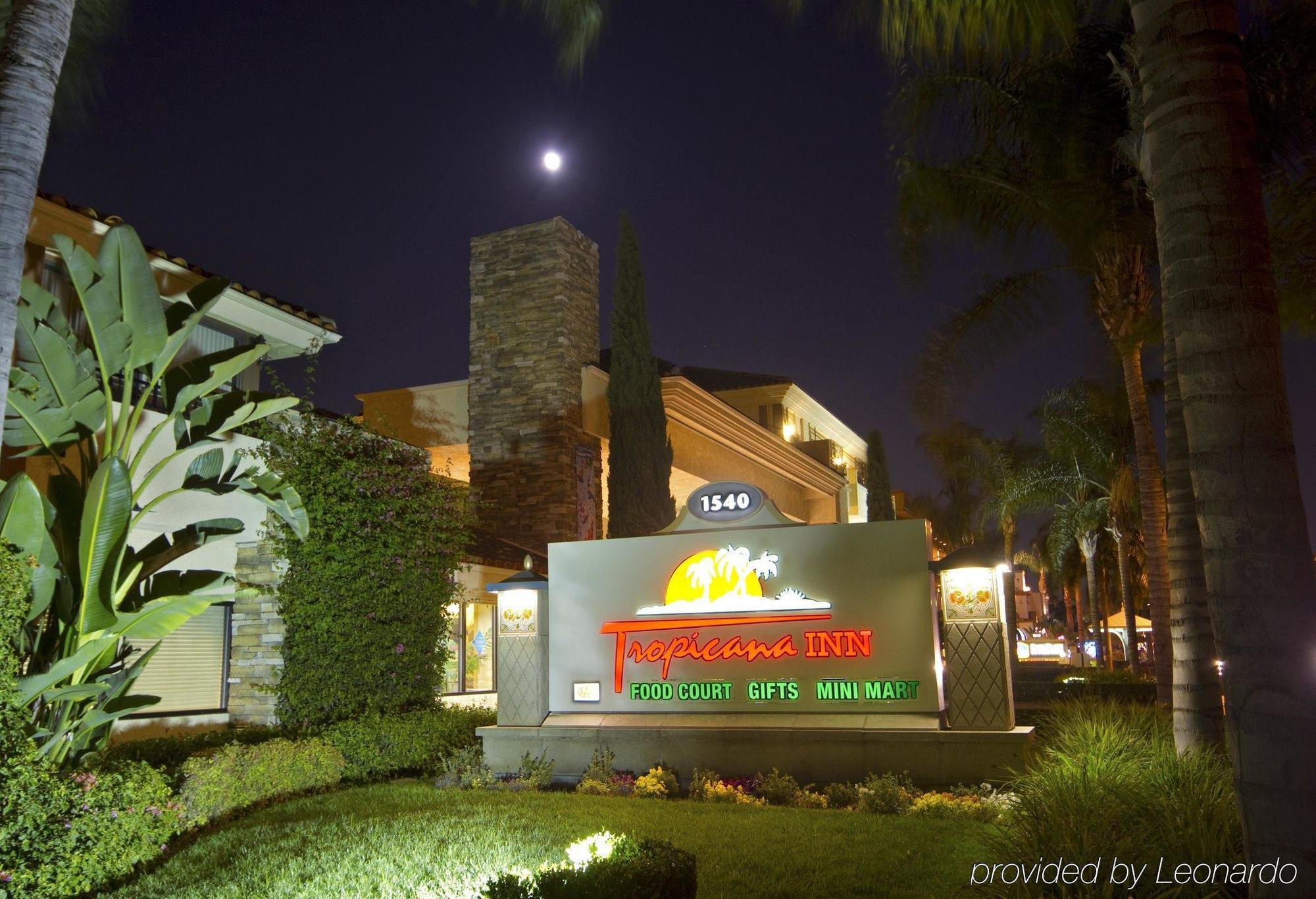 Tropicana Inn & Suites อนาไฮม์ ภายนอก รูปภาพ