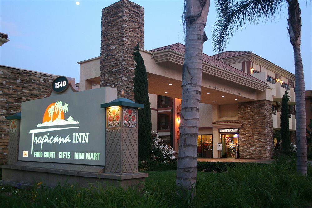 Tropicana Inn & Suites อนาไฮม์ ภายนอก รูปภาพ