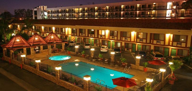 Tropicana Inn & Suites อนาไฮม์ ภายนอก รูปภาพ